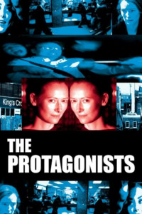 Brockere afbeelding van een bioscoop met mensen die naar films kijken en posters die de film 'The Protagonists' promoten, geschikt voor een filmtheater website.