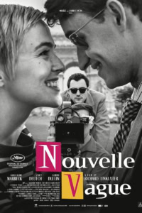 Als alternatief tekst voor afbeelding van de film Nouveau Vague - filmtechniek, filmposter, film in zwart-wit, filmfestival Cannes, film met acteurs en regisseur, voor website van Cinema Middelburg.