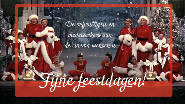Gezellig kerstkaart met filmtheater in Middelburg, feestelijke sfeer, vrolijke mensen in kerstkostuums, kerstbomen en versiering, ideaal voor film- en entertainmentliefhebbers.