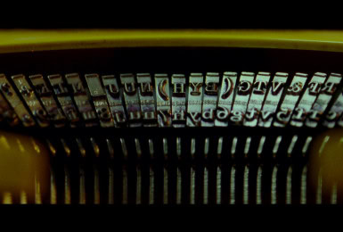 Binnenkant van een filmprojector bij Cinema Middelburg, een populaire bioscoop voor het bekijken van de nieuwste films en blockbusters in Middelburg.