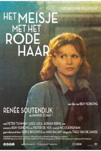 Restauratie van de film 'Het meisje met het rode haar' met Renée Soutendijk, een klassiek drama over een jonge vrouw met opvallend rood haar, getoond in een filmtheater.