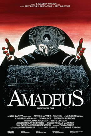 Amadeus film poster met Wolfgang Amadeus Mozart en symfonie-achtergrond.