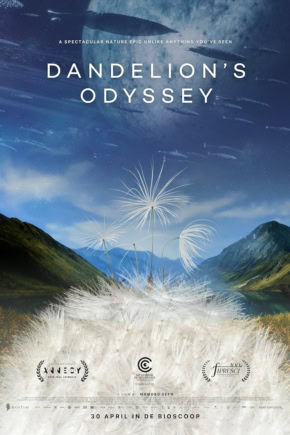 Afbeelding van een dandelion die zaadjes verspreidt in een berglandschap onder een heldere hemel, symboliseert natuur en avontuur.