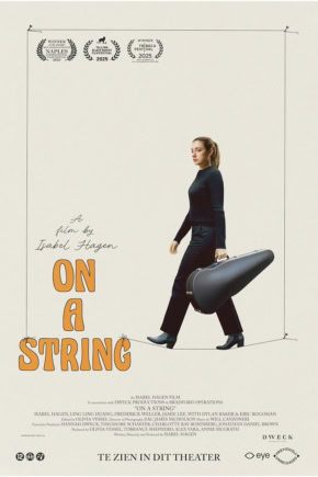 Film poster voor 'On a String' met een vrouw die een gitaarcase draagt, minimalistisch ontwerp, film awards bovenaan, geschikt voor cinema website.