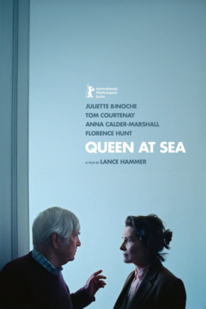 Film poster voor Queen at Sea met Juliette Binoche en Tom Courtenay, geregisseerd door Lance Hammer, te zien in Cinema Middelburg.